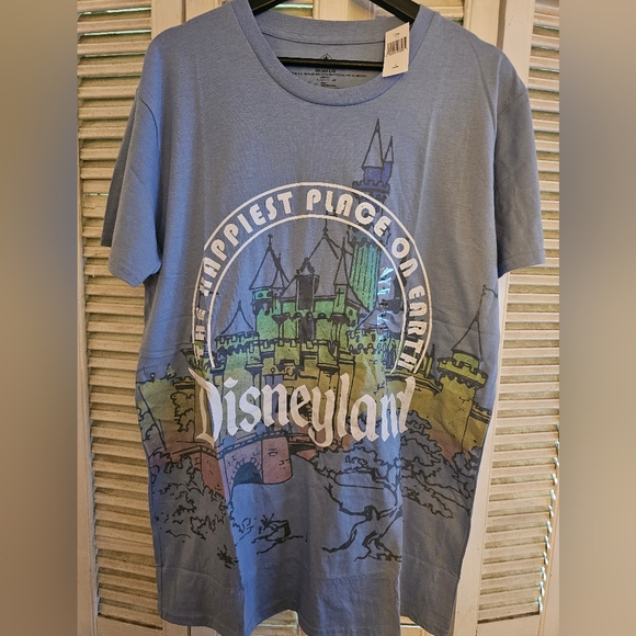 Unisex DISNEYLAND RESORT 2023 THE HAPPIEST PLACE ON EARTH T-SHIRT SIZE LARGE - Picture 2 of 6